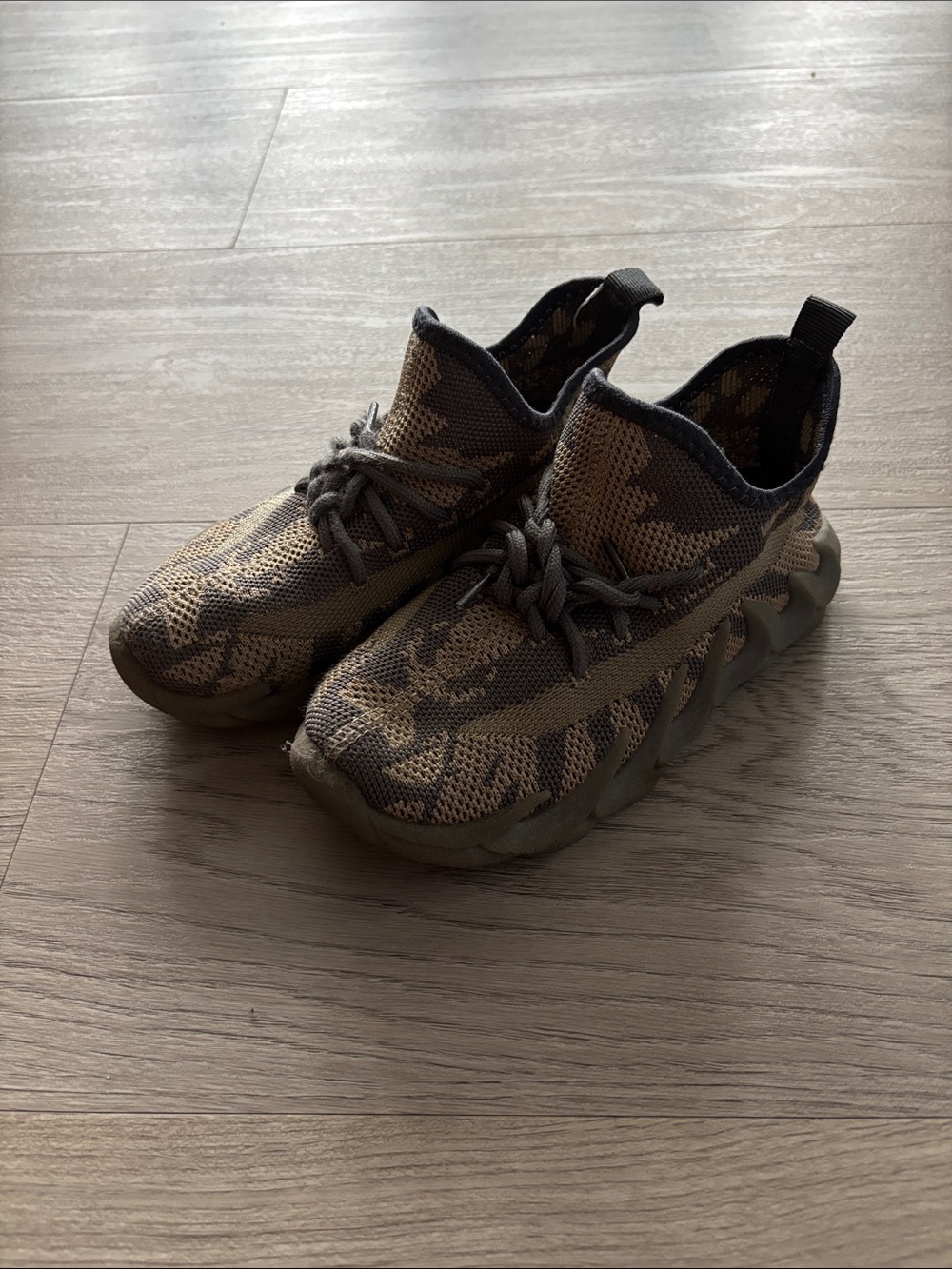 SHEIN Kids tan & grey Camo Knit Slip-On Sneakers with Decorative Laces